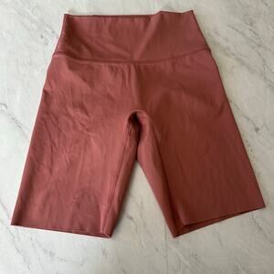 Offline by Aerie women’s sz medium bike shorts hi-rise 9” inseam goals rose pink